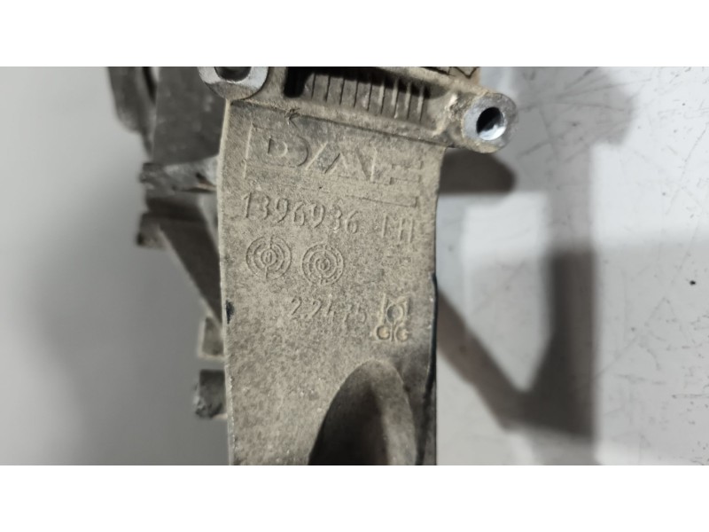 Recambio de soporte faro izquierdo para daf serie xf105.xxx 12.9 diesel referencia OEM IAM 1396936  
