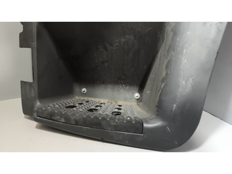Recambio de peldaño izquierdo para iveco stralis (as) fg /fp  4x2 gran espacio referencia OEM IAM   