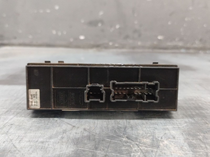 Recambio de mando elevalunas delantero izquierdo para nissan juke (f15) 1.5 dci referencia OEM IAM 254011KA5E  