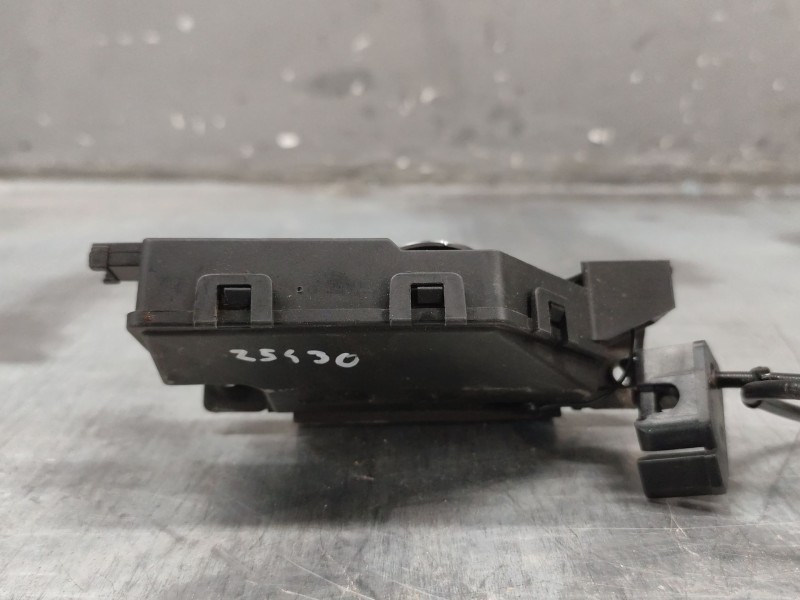 Recambio de cerradura maletero / porton para bmw 3 (e90) 320 d referencia OEM IAM 8196401  