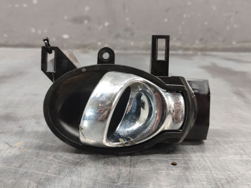 Recambio de maneta interior trasera izquierda para nissan juke (f15) 1.5 dci referencia OEM IAM   