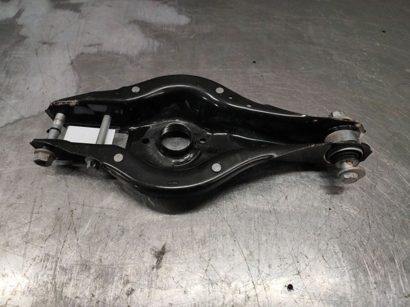 Recambio de brazo suspension inferior trasero derecho para bmw 1 (e87) 120 d referencia OEM IAM 33326792541  