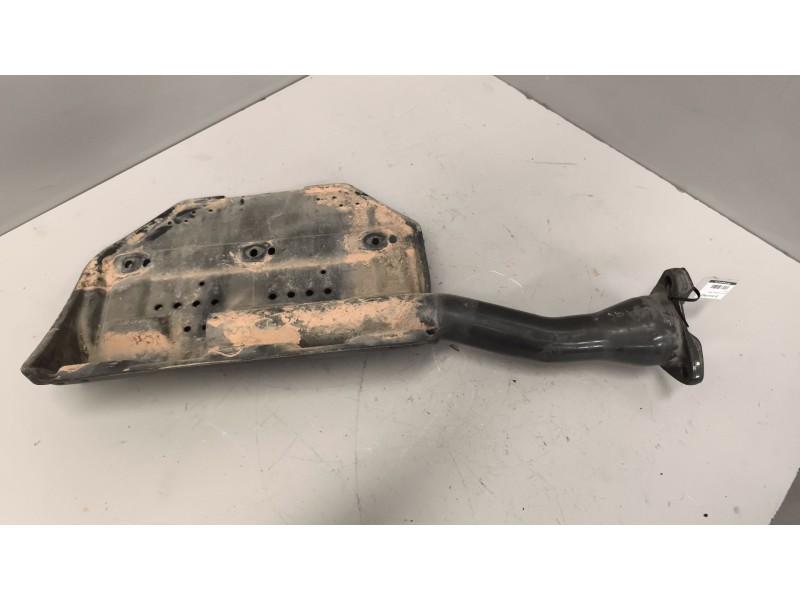 Recambio de soporte guardabarros trasero para scania p i p 250 referencia OEM IAM   