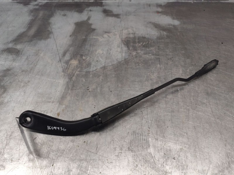Recambio de brazo limpia delantero izquierdo para bmw 1 (e87) 120 d referencia OEM IAM   