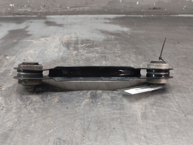 Recambio de brazo suspension superior trasero izquierdo para bmw 1 (e87) 120 d referencia OEM IAM 67925390  