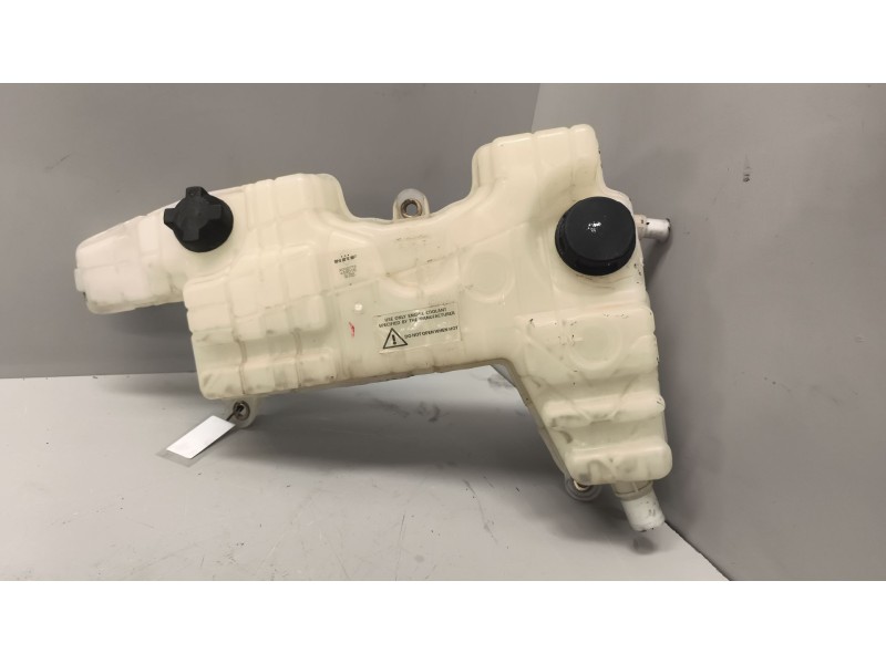 Recambio de deposito expansion para renault midlum fg xxx.10    e4 cabina doble referencia OEM IAM 7482582816  