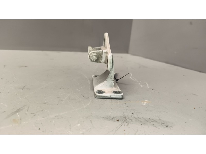 Recambio de bisagra puerta delantera derecha para renault premium lander 10.8 diesel referencia OEM IAM 5010225928 SUPERIOR 