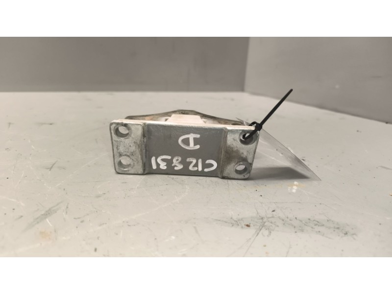 Recambio de bisagra puerta delantera derecha para renault premium lander 10.8 diesel referencia OEM IAM 5010225928 SUPERIOR 