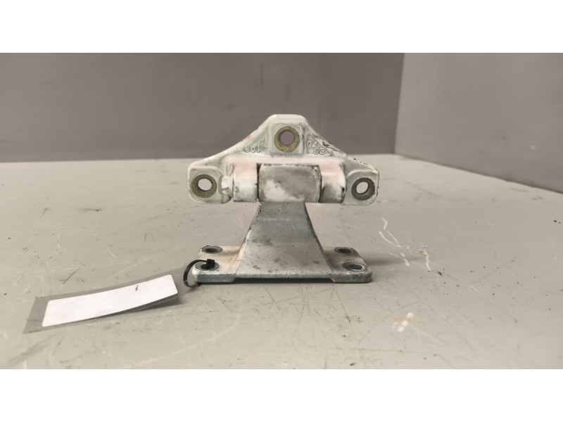 Recambio de bisagra puerta delantera derecha para renault premium lander 10.8 diesel referencia OEM IAM 5010225929 INFERIOR 