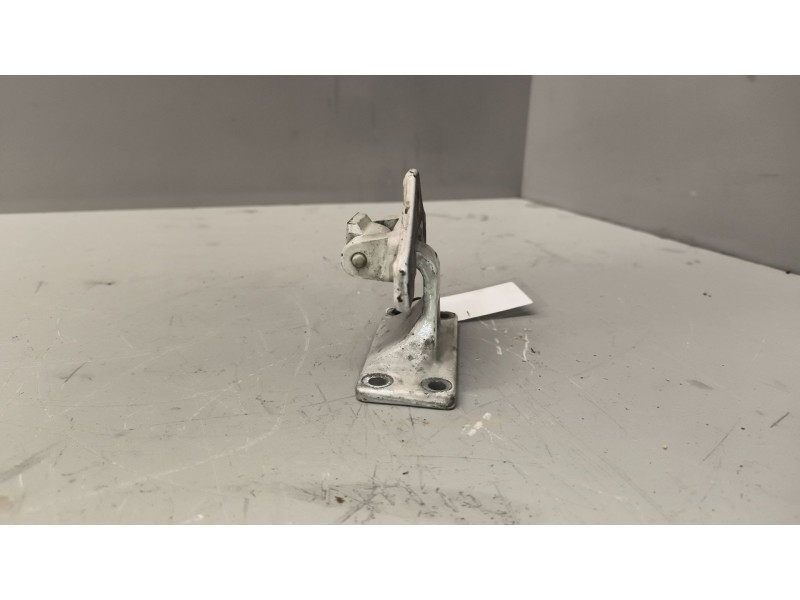 Recambio de bisagra puerta delantera derecha para renault premium lander 10.8 diesel referencia OEM IAM 5010225929 INFERIOR 