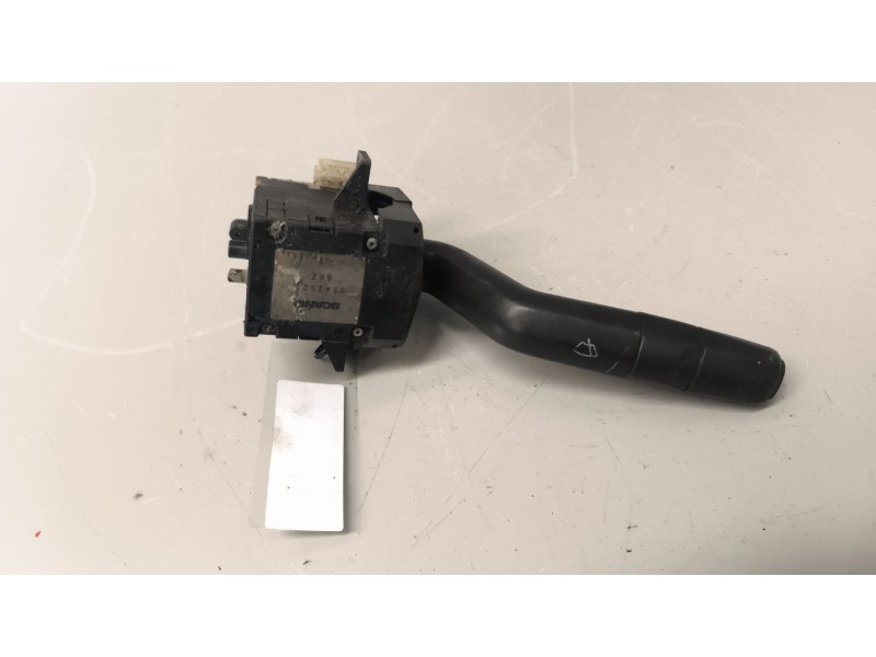 Recambio de mando limpia para scania k420 eb6x2 referencia OEM IAM 1542529  