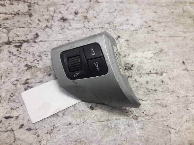 Recambio de mando volante para opel astra gtc cosmo referencia OEM IAM 13208859  