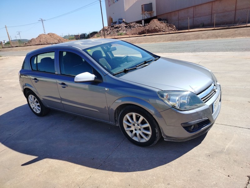 opel astra h berlina del año 2006