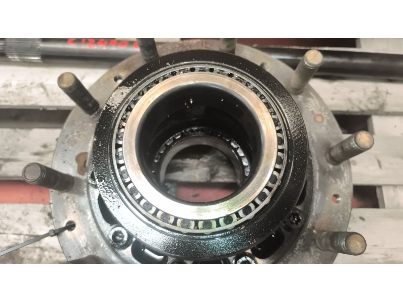 Recambio de buje trasero izquierdo para mercedes-benz actros 2-ejes 6-cil. serie/bm referencia OEM IAM A0003500433  