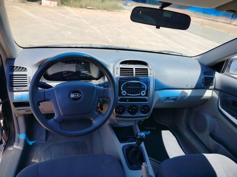 kia cerato i hatchback (ld) del año 2005