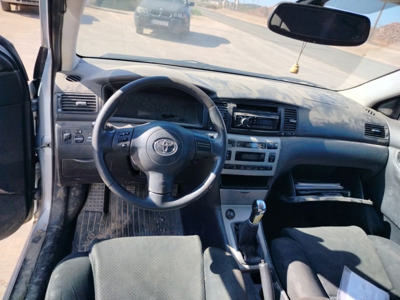 toyota corolla (_e12_) del año 2005