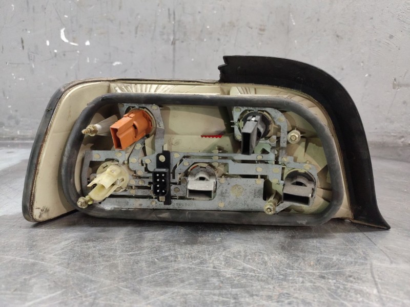 Recambio de piloto trasero derecho para bmw serie 3 coupe (e36) 328i referencia OEM IAM   