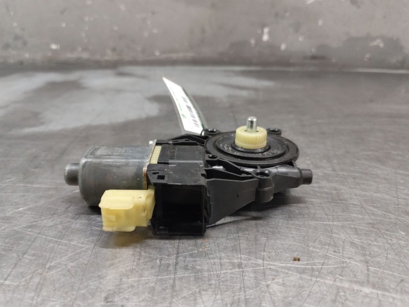 Recambio de motor elevalunas delantero derecho para ford fiesta (cb1) econetic referencia OEM IAM 8A6114553A  