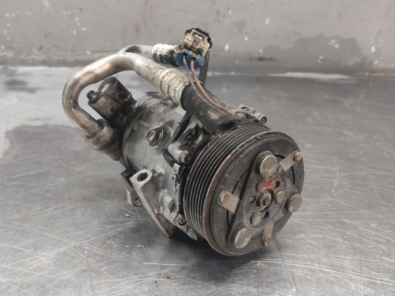 Recambio de compresor aire acondicionado para opel corsa c blue line referencia OEM IAM 13106850  