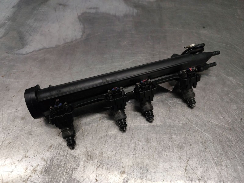 Recambio de rampa inyectora para audi a3 (8l) 1.6 ambiente referencia OEM IAM 06A133317A  