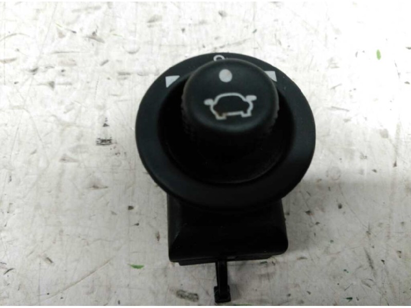 Recambio de mando retrovisor para ford fiesta (cbk) ghia referencia OEM IAM 93BG17B676BB  