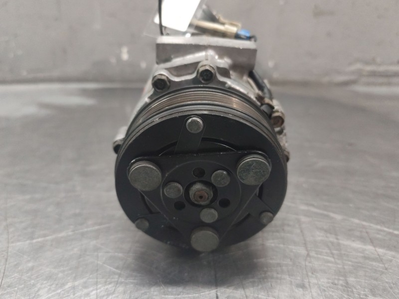 Recambio de compresor aire acondicionado para opel corsa c blue line referencia OEM IAM 24421642  