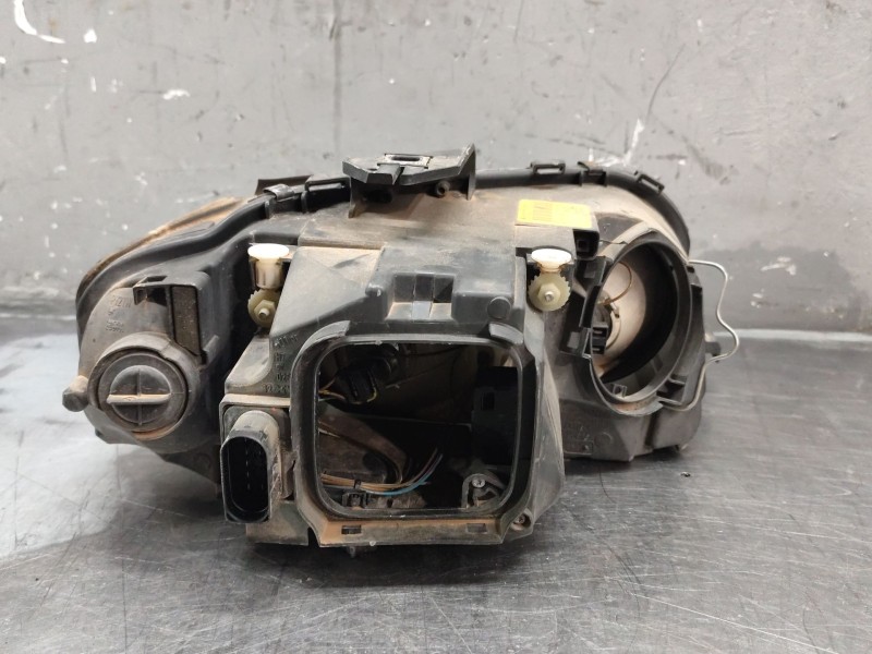 Recambio de faro izquierdo para audi a3 (8p) referencia OEM IAM 8P0941003A  