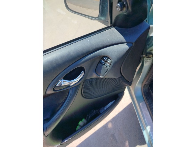 ford focus berlina (cak) del año 1999