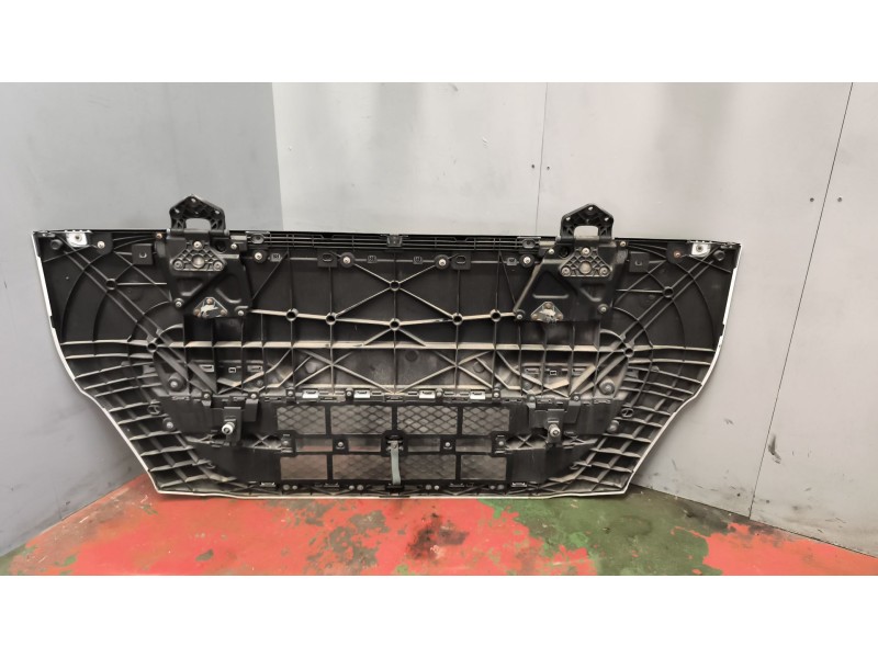 Recambio de calandra para iveco stralis (as) 12.9 diesel referencia OEM IAM 5801549064  