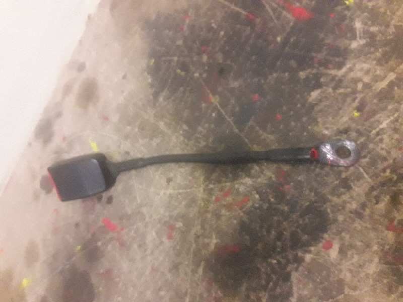 Recambio de enganche de cinturon delantero izquierdo para citroën c15 rd familiale referencia OEM IAM   