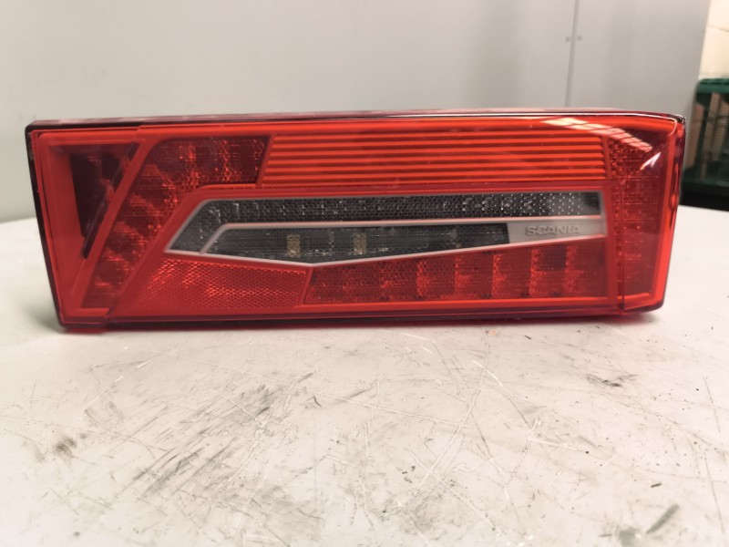 Recambio de piloto trasero derecho para scania s s460 referencia OEM IAM 2860826 170019 