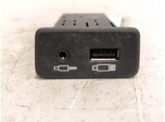 Recambio de conector usb / aux para scania serie p/g/r (c-clase) fsa r450 (4x2) largo cr 19 a referencia OEM IAM 2554705  