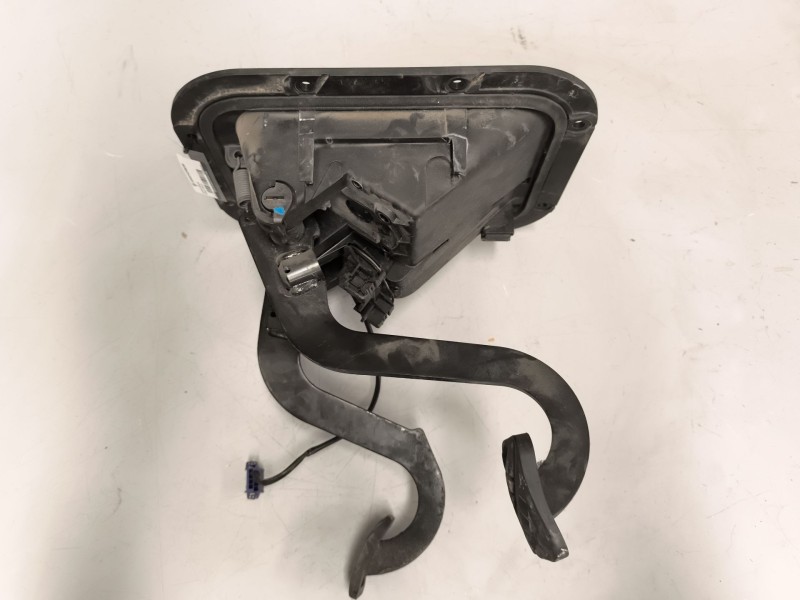 Recambio de soporte pedales para renault midlum fg xxx.10    e4 cabina doble referencia OEM IAM 5010640219 9650010170 