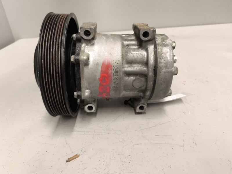 Recambio de compresor aire acondicionado para renault serie t 12.8 diesel referencia OEM IAM 84591036  