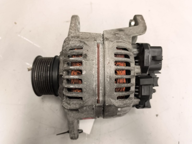 Recambio de alternador para renault serie t 12.8 diesel referencia OEM IAM 21304674 0124655088 150A/28V/BOSCH