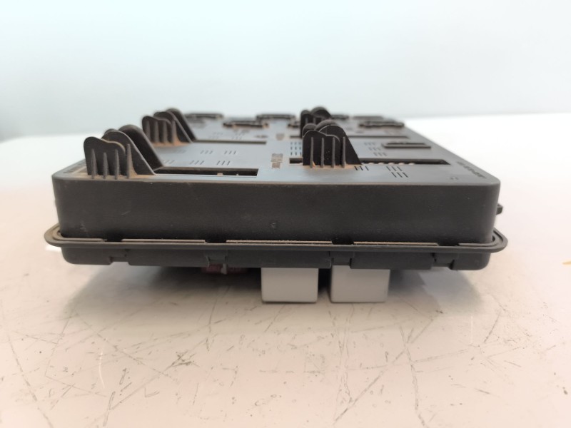 Recambio de caja reles / fusibles para daf serie lf45.xxx desde 06 referencia OEM IAM 5010516886  