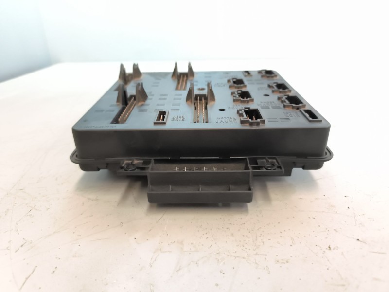 Recambio de caja reles / fusibles para daf serie lf45.xxx desde 06 referencia OEM IAM 5010516886  