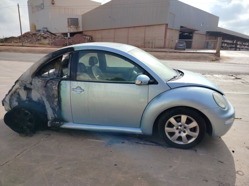 volkswagen new beetle descapotable (1y7) del año 2002