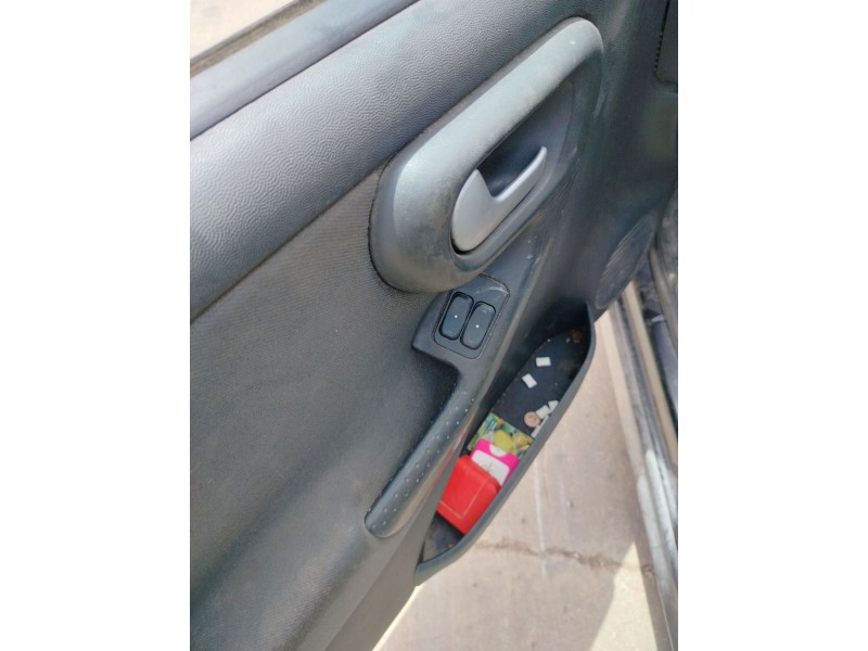 opel corsa c del año 2003