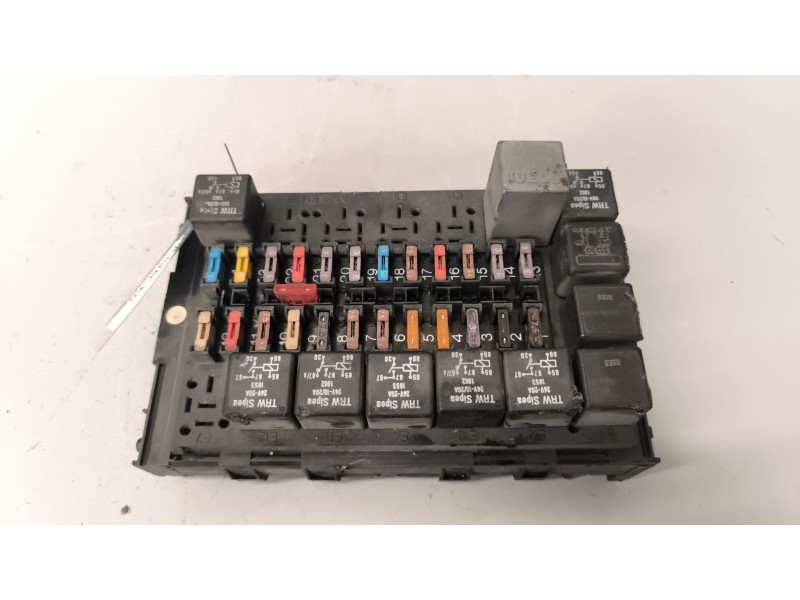 Recambio de caja reles / fusibles para iveco eurocargo 5.9 diesel referencia OEM IAM 98487769  