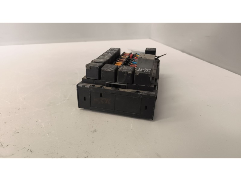 Recambio de caja reles / fusibles para iveco eurocargo 5.9 diesel referencia OEM IAM 98487769  
