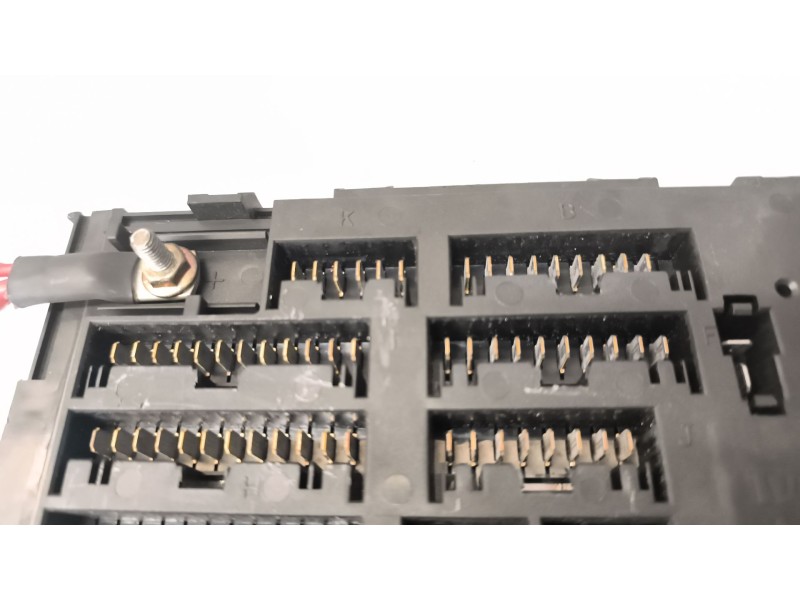 Recambio de caja reles / fusibles para iveco eurocargo 5.9 diesel referencia OEM IAM 98487769  