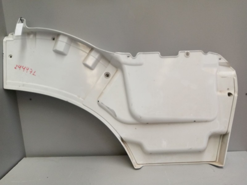 Recambio de moldura puerta delantera izquierda para iveco stralis (as) 12.9 diesel referencia OEM IAM 504044981  