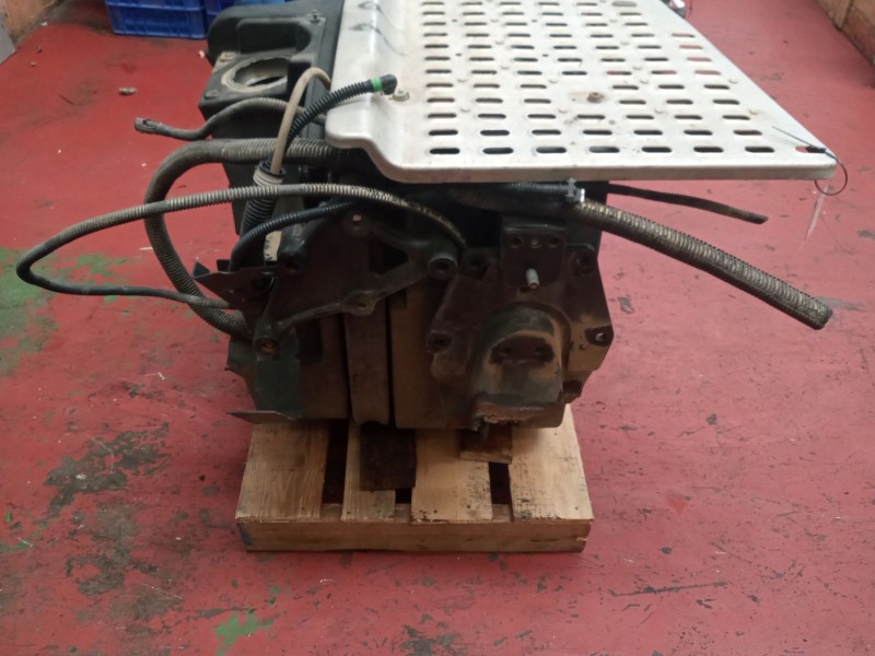 Recambio de deposito adblue para iveco stralis (as) 12.9 diesel referencia OEM IAM 5801279471  