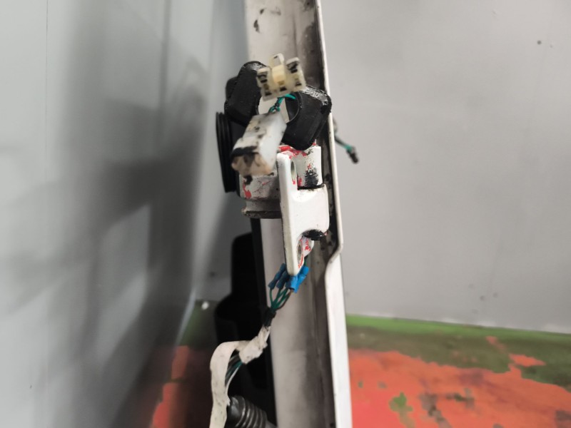 Recambio de puerta delantera izquierda para iveco eurotech cursor (mh) 7.8 diesel referencia OEM IAM 1908808  