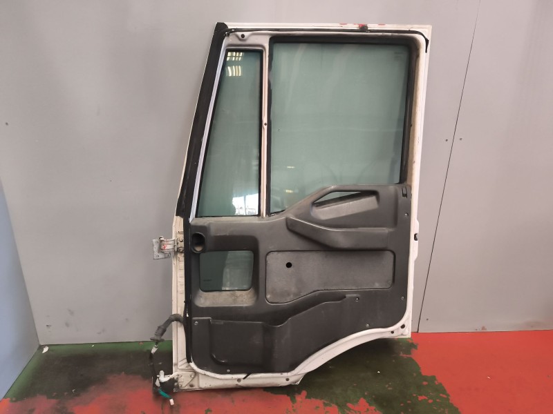 Recambio de puerta delantera derecha para iveco eurotech cursor (mh) 7.8 diesel referencia OEM IAM 1908807  