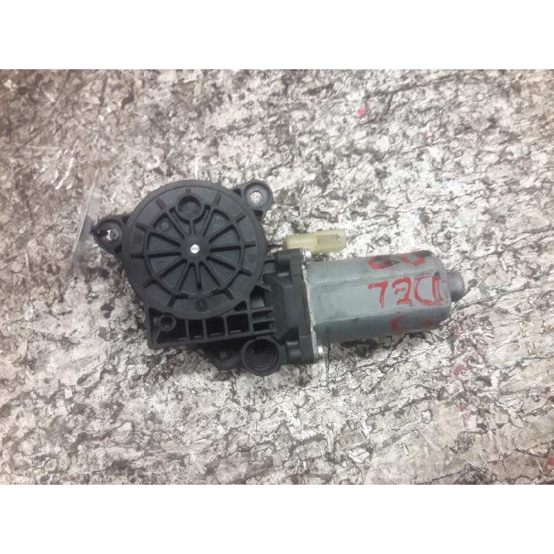 Recambio de motor elevalunas delantero derecho para ford fiesta (cbk) ambiente referencia OEM IAM 0130821939 2 PINS 