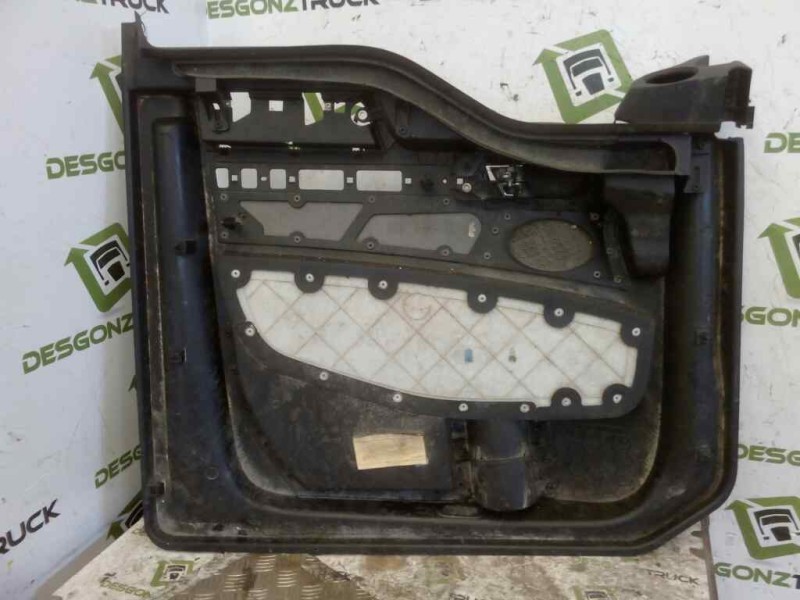 Recambio de guarnecido puerta delantera derecha para man tgx 18.xxx fg / 4x2 bl xl referencia OEM IAM   