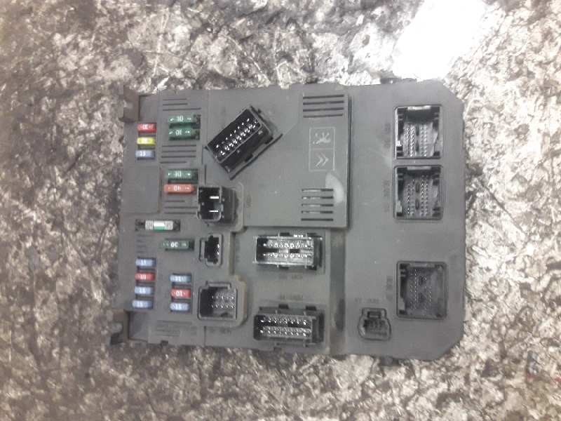 Recambio de caja reles / fusibles para peugeot 206 berlina e-music referencia OEM IAM 9653667680 S118085220E 