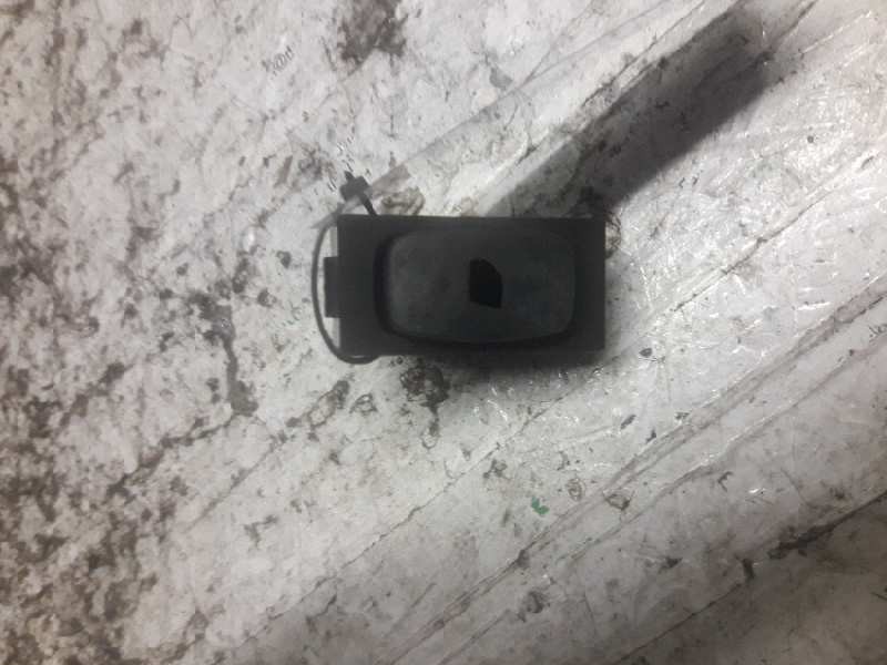Recambio de mando elevalunas trasero derecho para peugeot 307 (s1) xt referencia OEM IAM 96351625XT 4 PINS 